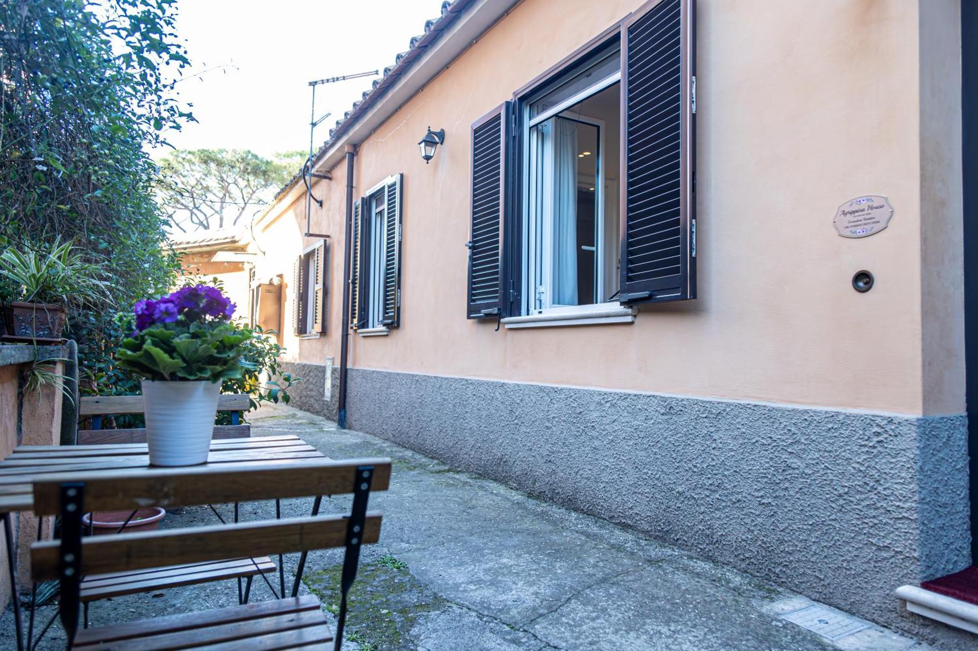 Agrippina House: Mura Vaticane Rome Exterior photo